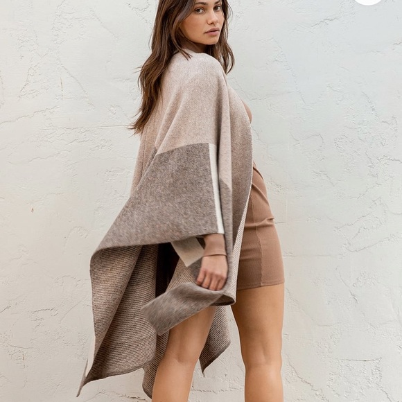 Lulu’s layer it up poncho - Picture 2 of 5